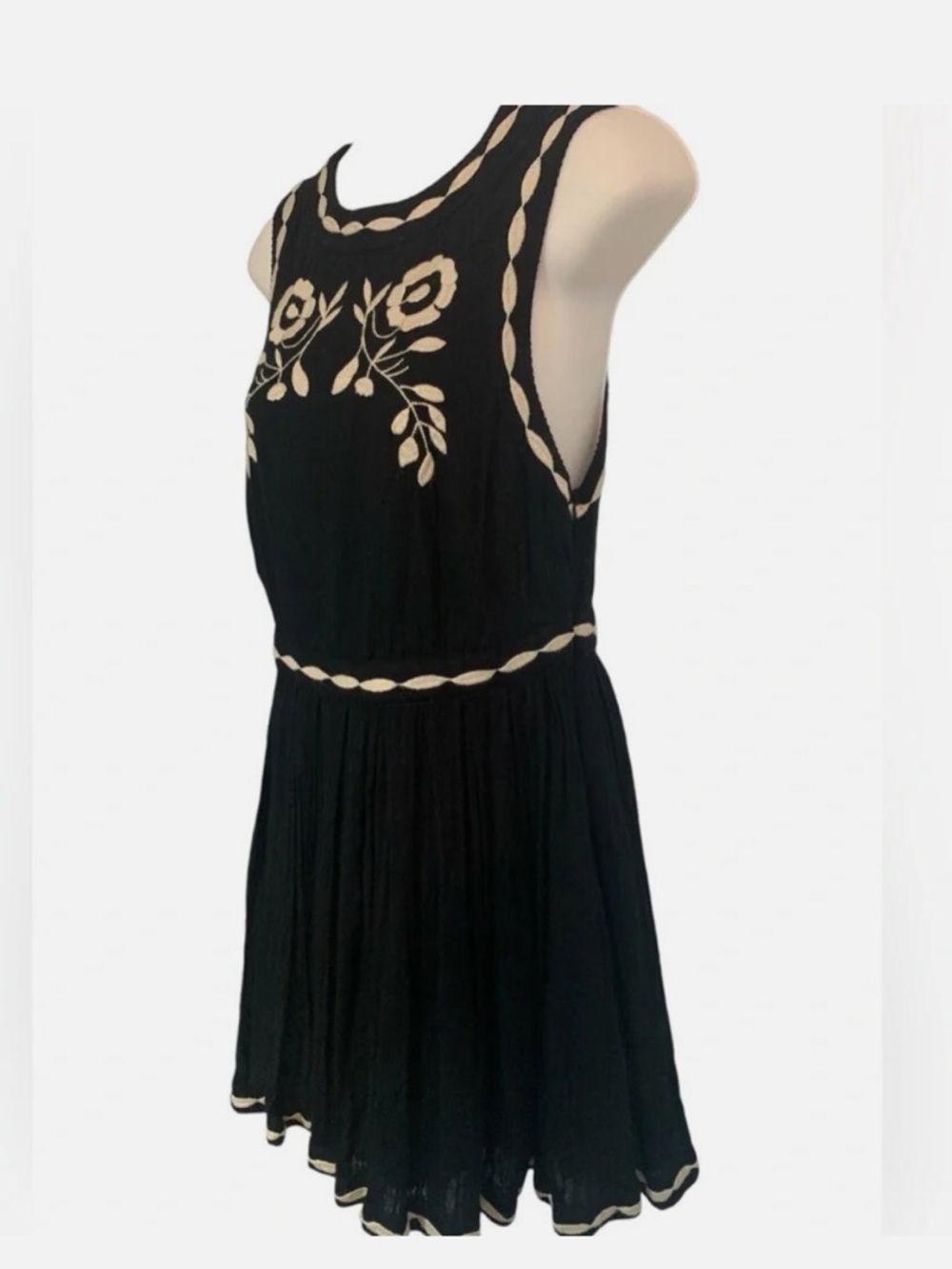 Free People Birds of a feather dress. Folk. Size 6. Mini. - Picture 4 of 10